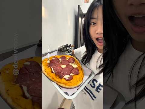 Bikin pizza cuma 2 menit  #dewivanow #pizza #pepperonipizza #bernardipizza thumbnail