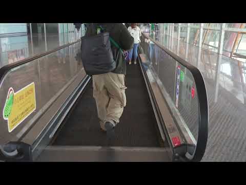 China, Beijing Capital International Airport, 1X escalator, 2X moving sidewalk thumbnail