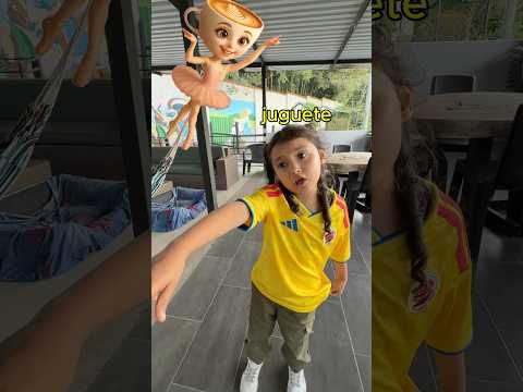Todo se vuelve enorme ayudaaa!!🤯👧🏻@larocheposay #LaRochePosaySkincare#Publicidad thumbnail