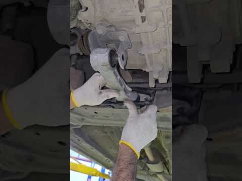Hyundai sonata engine mounting changing #automotive #cars #mechanic #trick thumbnail