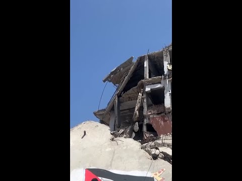 Le fooballeur Lamine Yamal peint sur une fresque à Gaza thumbnail