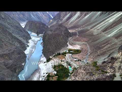 Mountain road along the Shyok River in Ladakh’s rugged mountains thumbnail