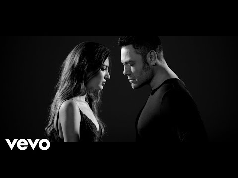 Tiziano Ferro, Ana Guerra - Acepto Milagros thumbnail