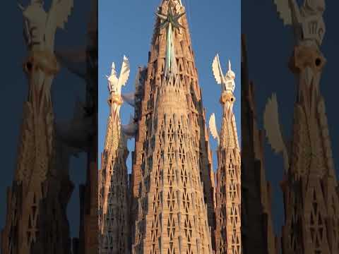 La #cripta de la #SagradaFamilia: principio y final de #Gaudí thumbnail