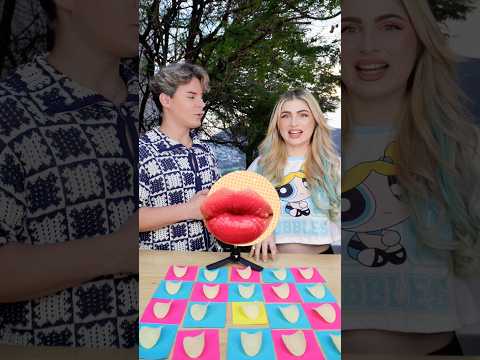 FROBY QUIERE que le de UN BESO!! 💋😱 thumbnail