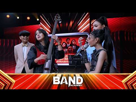Ilmu Baru! Chua Belajar Main Electric Upright Bass Dari Celia Noreen & Her Band! | Band Academy thumbnail