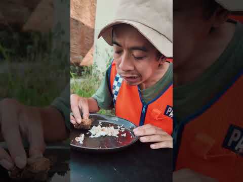 Mukbang Daging Kurban Baru Mulai, Eh Malah Dicuri Orang! thumbnail