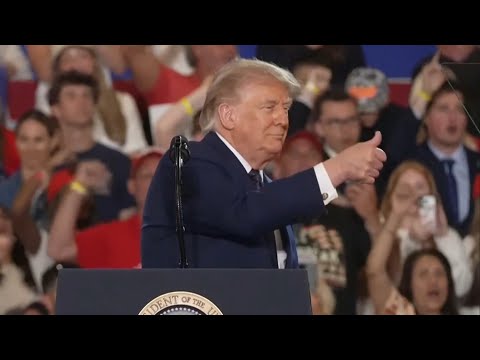 ‘Take him home to mummy’: Trump savagely roasts protester at New York rally thumbnail