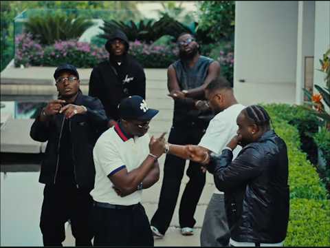 Triangle des bermudes ft L2B - A l'Aise  (Clip Officiel) thumbnail