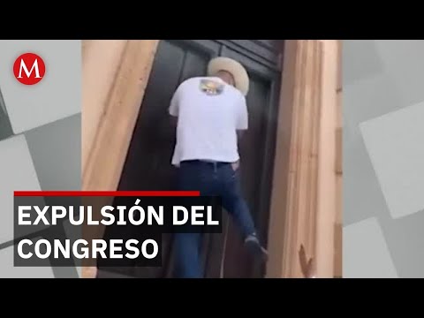 Presidente del congreso de Michoacán expulsa a alcaldesa Grecia Quiroz y su equipo político thumbnail