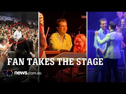 Concert attendee steps up after keyboardist too unwell to play thumbnail
