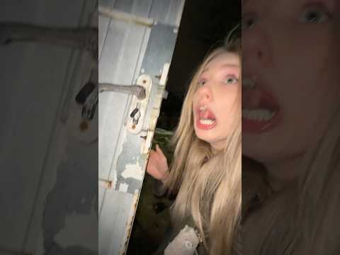 😳 ТАЙНО проникла ДОМОЙ к маме НА НОВЫЙ ГОД thumbnail