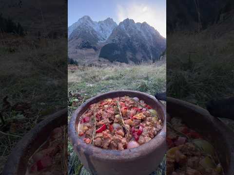 Bushcraft Çadırda Güveçte Kuzu Et Sote 🥩 - cooking lamb in a clay pot in a tent thumbnail