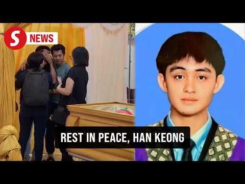 Hundreds bid tearful farewell to teen killed in horrific crash in Kuala T'ganu thumbnail