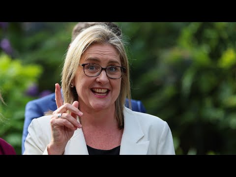 Victorian government trying to ‘punish’ people for using their cars thumbnail