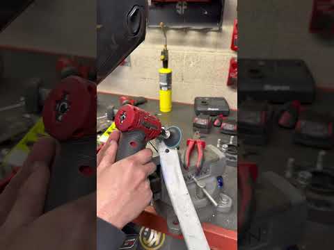 Fixing My Friend's Range Rover Seat thumbnail