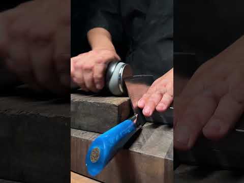 Large Water bottle, down the road!  #fyp #knife #satisfying #knifesharpening #kitchenhacks thumbnail