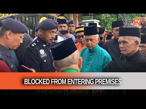 Tensions rise as police block N Sembilan chieftains from attending special meeting thumbnail