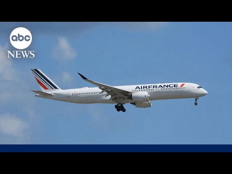 Flight diverted amid Ebola outbreak thumbnail