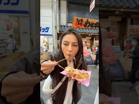 Lo que tienes que probar en tu primer viaje a Osaka Japón #japon #osaka #japanesefood thumbnail