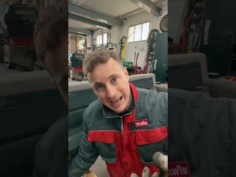 IL DIVANO A MOTORE PT 2 thumbnail