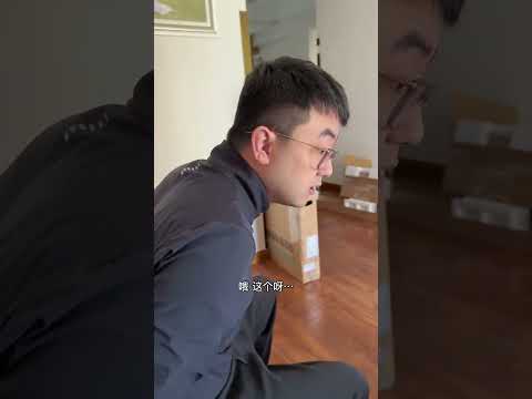师傅来家里装电视，意外发现老丁的工具！误以为老丁是自己的同行！#模型#rc#挖掘机 thumbnail