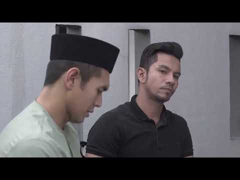 [CLIP] Kerana Anisa: Ep 12 - Adira Ni Tak Malu Ke Terhegeh-Hegeh Dekat Lelaki | Tonton thumbnail