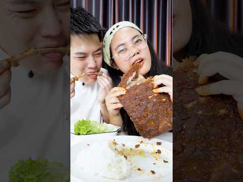 เห้ยเชื่อปะ เราแทะซีโครงไดโนเสาร์? #พูลลี่แพรว #แกล้งแฟน thumbnail