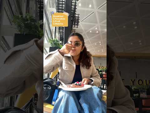 What I ate on my way to Italy | ✈️🌶️l🥗🥞🥦🍴 thumbnail