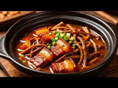 【LIVE】Street food: Braised pork with tea tree mushrooms thumbnail