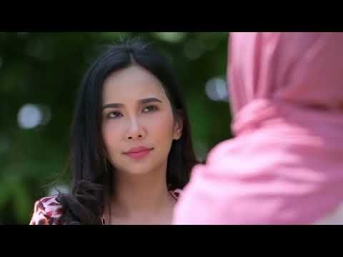 [CLIP] Cinta Bukan Kristal: Ep 25 - Ingat Saya Tak Tahu?Awak Keluar Dengan Lelaki Kampung Tu| Tonton thumbnail