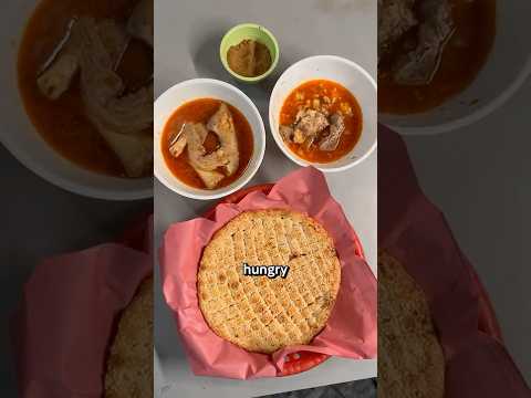 Pakistani Breakfast - 4 am Lahore Street Food! #Paya thumbnail