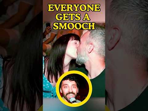 SMOOCHES FOR EVERYONE ? thumbnail