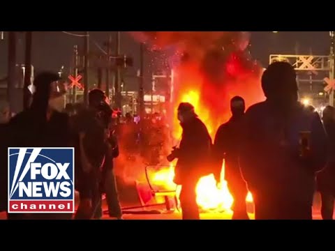 WATCH: Anti-ICE rioters met with tear gas amid CLASHES with police, feds thumbnail