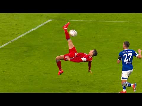 Robert Lewandowski 25 Legendary Goals Impossible To Forget thumbnail