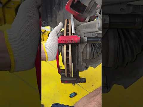 Geely front brake service install new brake pads #automobile #mechanic thumbnail