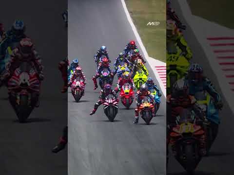 Incident, two race restarts, win 🔄 Di Giannantonio’s most eventful hour yet 🤯 thumbnail