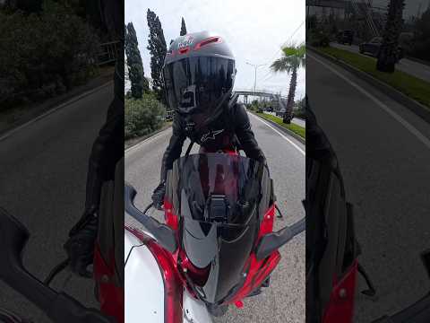 Его враньё росло пропорционально приближению к ГАИ #bmw #motorcycle #motogirl #bike #дтп thumbnail