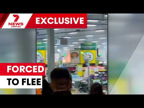 Epping Woolies goes up in flames, customers forced to flee | 7NEWS thumbnail