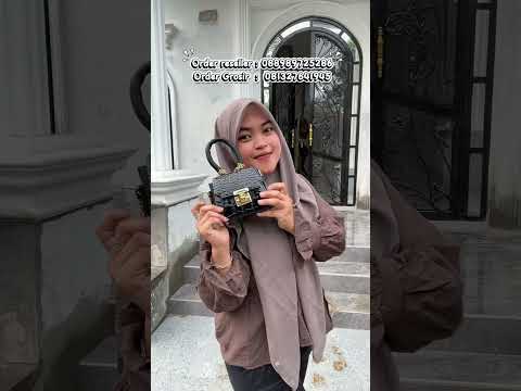 Yaudah nih aku beli tas nya biar gak di kata!n lagi thumbnail