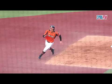 05/31 統一 VS 味全 八局上，陳重羽擊出安打後又因牽制暴投上三壘，邱智呈關鍵一擊又帶回一分 thumbnail