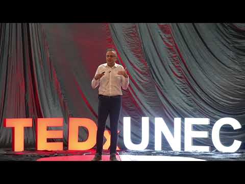 Sərhədləri birlikdə aşaq | Kemal Bashturk | TEDxUNEC thumbnail
