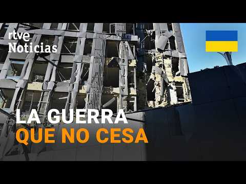 LA ESCALADA BÉLICA entre RUSIA y UCRANIA deja 23 MUERTOS en 48 horas | RTVE Noticias thumbnail