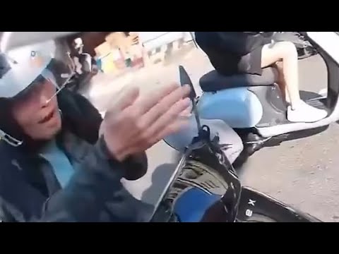 請尊重帽上的徽章 (開聲音) thumbnail