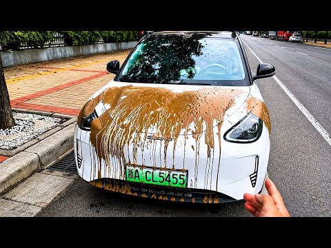 During a car wash, the door suddenly opened… what happened next shocked everyone ? thumbnail