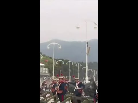 El momento de la rotura de la cuerda durante el izado thumbnail