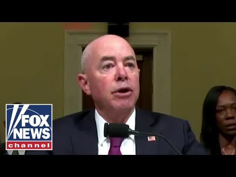 Biden-era official FLIP-FLOPS on immigration thumbnail