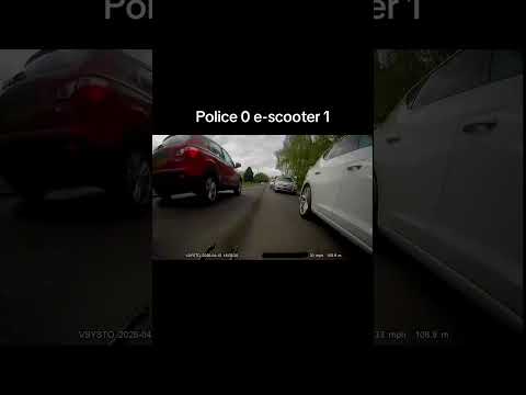 Ggs lil bro ?? #escooter #policechase #funny #fast #surron #ebike #gapped #stunt #police #fail thumbnail