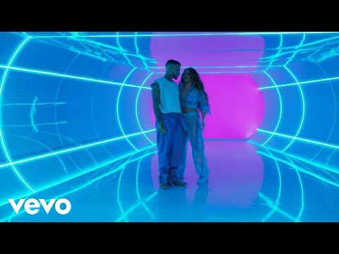 Shakira, Rauw Alejandro - Te Felicito (Alternate Video) thumbnail