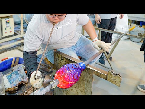 Amazing Glass Blowing Vase Manufacturing Process / 手工吹製玻璃 - Taiwan Glass Craftsman thumbnail